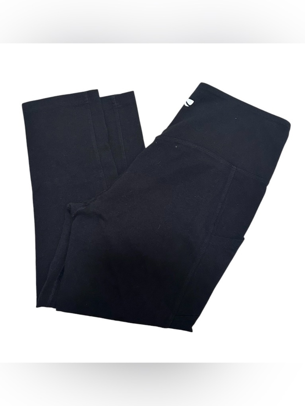 Marika Black High-Rise Capri Leggings with Side Pocket